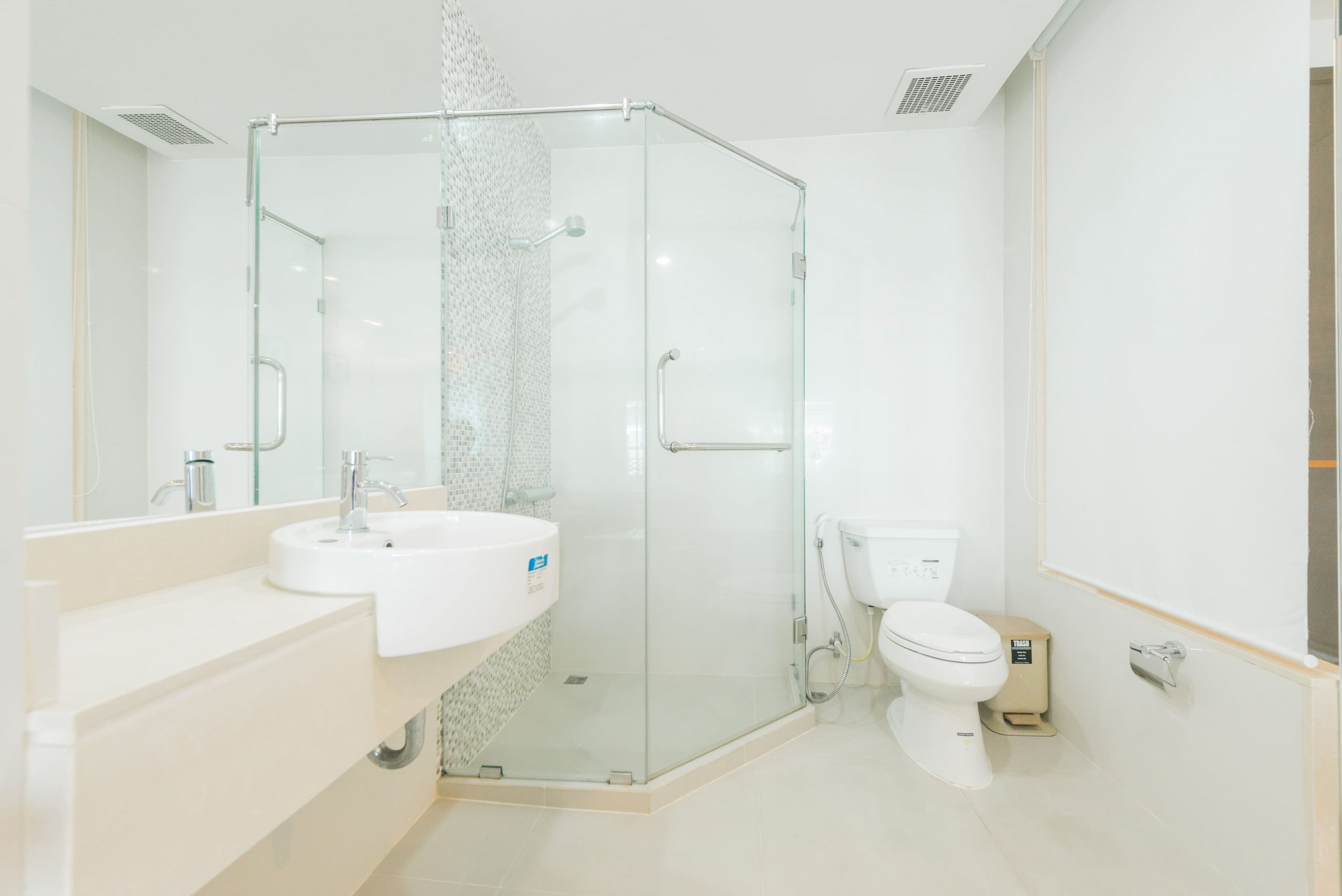 When it comes to bathroom remodeling, one of the most crucial aspects that should never be overlooked is waterproofing. Inadequate waterproofing can lead to a host of problems, including water damage and the growth of mold and mildew. These issues not only compromise the structural integrity of your bathroom but also pose health risks to you and your family.