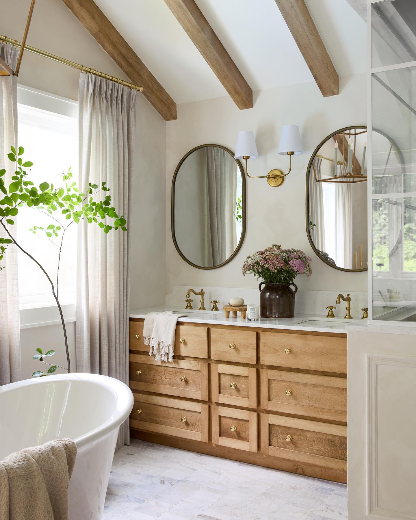 Bathroom Makeovers: Before and After Transformations That Will Leave You Speechless